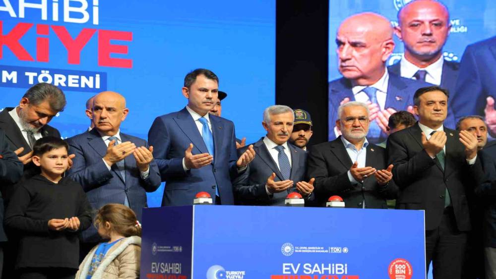 Bakan Kurum&rsquo;dan CHP Genel Başkanı &Ouml;zel&rsquo;e tepki: "&Ouml;zg&uuml;r Bey vakit tiyatro vakti değildir"
