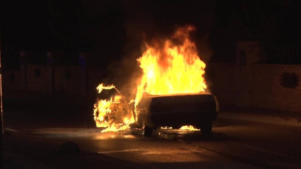 Alev topuna d&ouml;nen Tofaş&rsquo;tan geriye demir yığını kaldı
