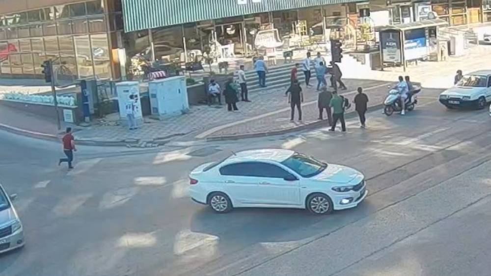 Silahla vurulan vatandaşa yerde yatarken tekme atan sanığa m&uuml;ebbet hapis cezası
