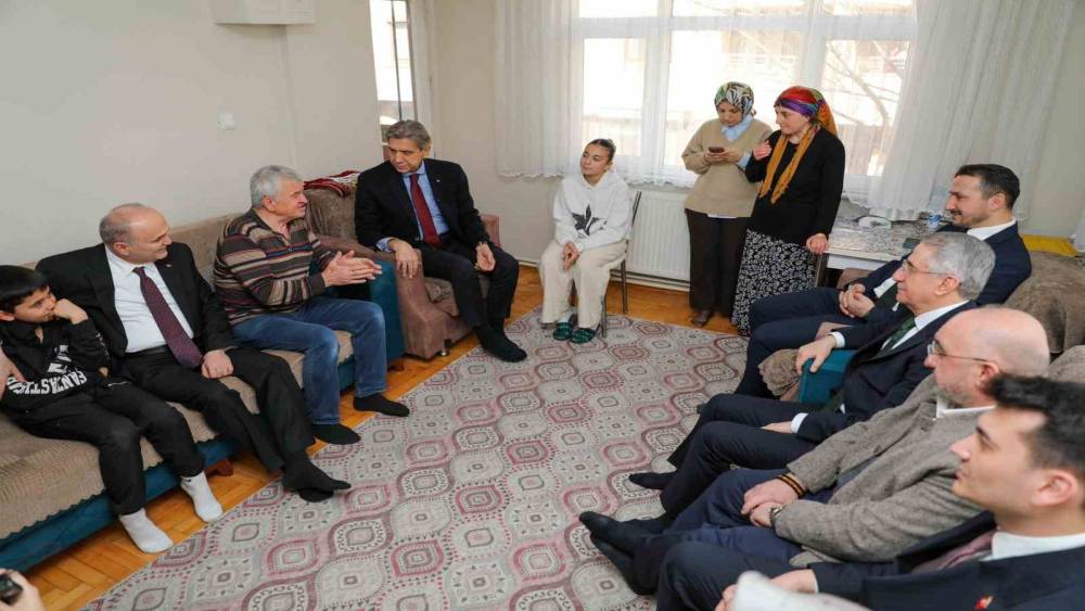 AK Parti yerel y&ouml;netimler başkanı Demir D&uuml;zce&rsquo;ye geldi
