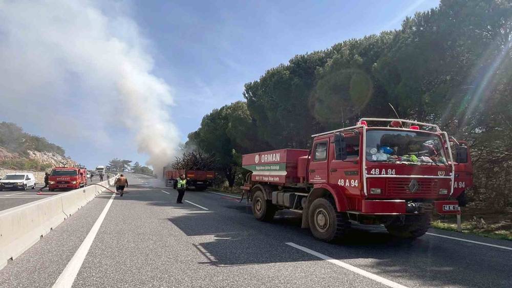 &lsquo;Yangın &ouml;nlemi i&ccedil;in temizlik yapılıyor&rsquo; haberinden bir saat sonra yangın &ccedil;ıktı
