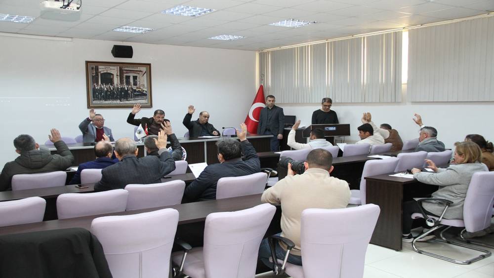 Kula Belediye Meclisi&rsquo;nde gerginlik
