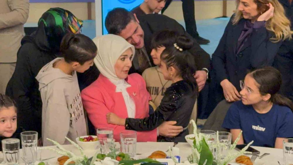 Bakan G&ouml;ktaş: "&Ccedil;ocuklar geleceğimizin teminatıdır"
