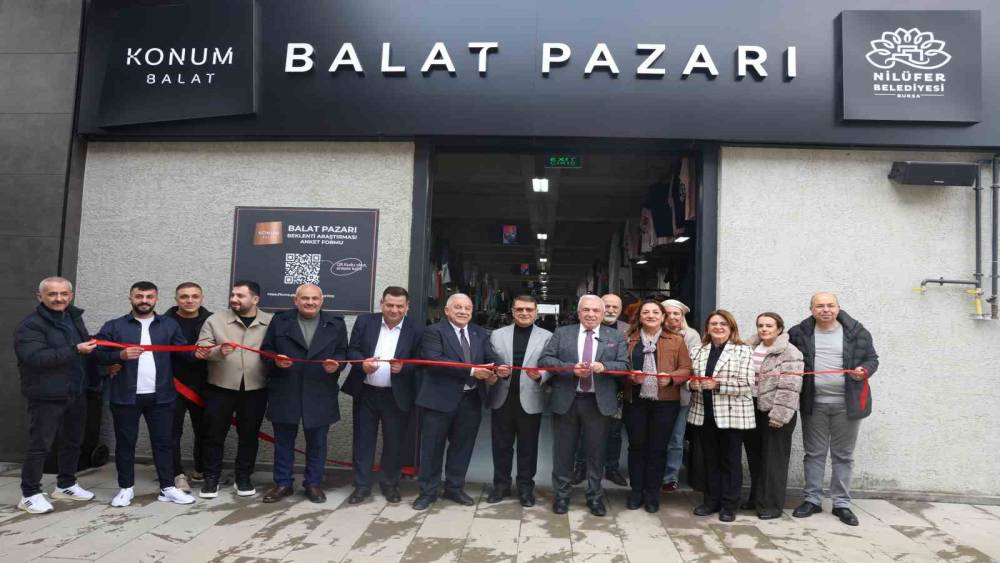 Nil&uuml;fer&rsquo;in 8&rsquo;inci giyim pazarı Balat&rsquo;ta a&ccedil;ıldı
