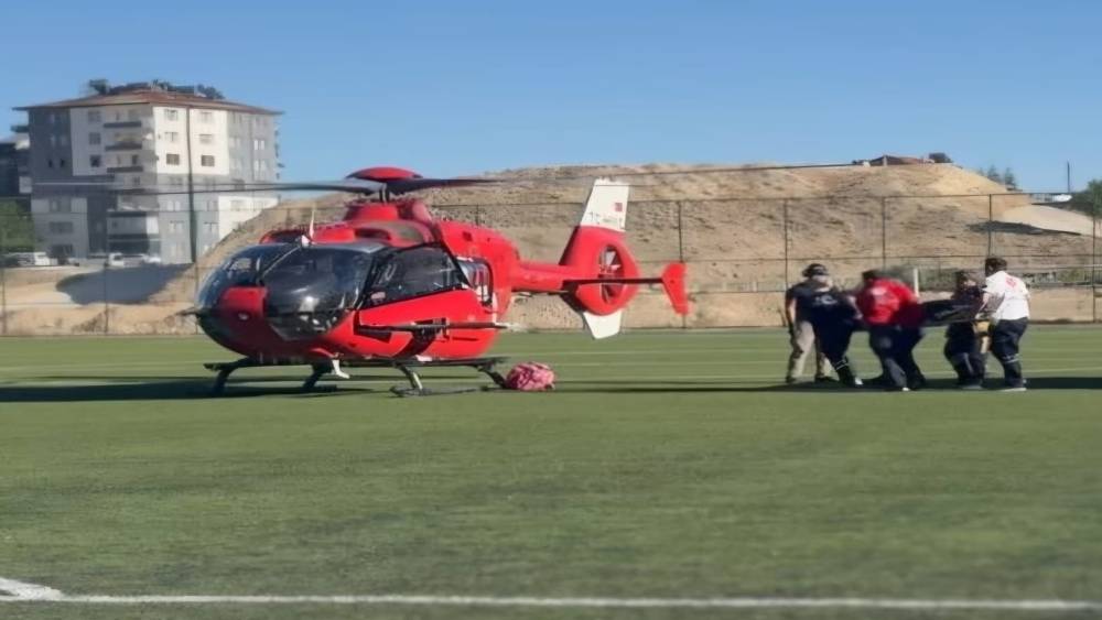 Malatya&rsquo;da ambulans helikopter 78 yaşındaki hasta i&ccedil;in havalandı
