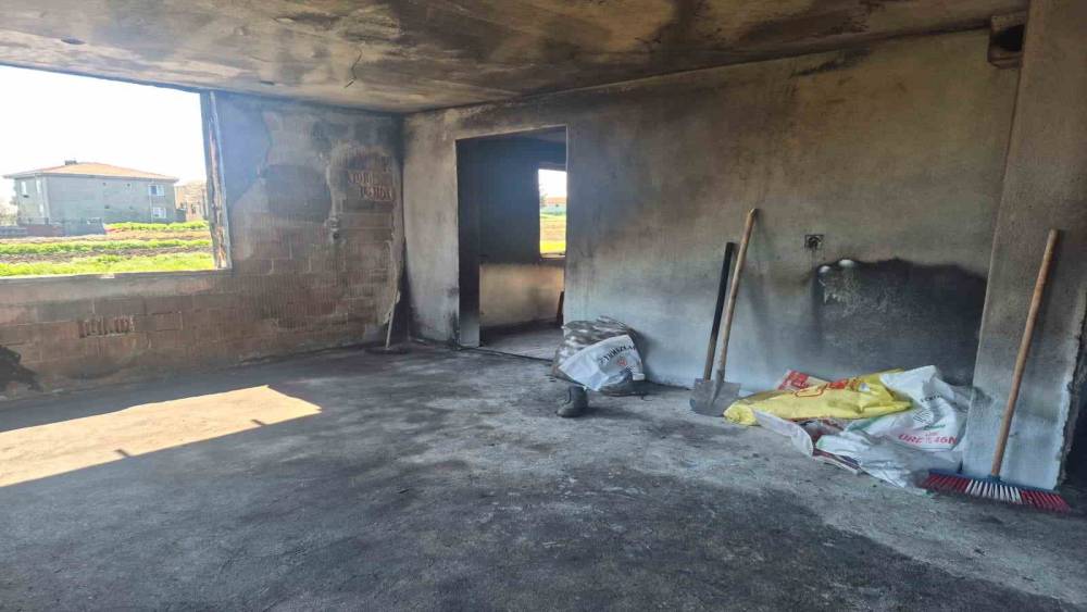 Silivri Kadık&ouml;y&rsquo;de yangın: 6 kişi son anda kurtuldu
