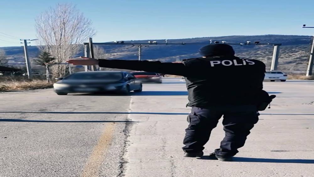 Isparta&rsquo;da 1 haftalık denetimlerde 24 aranan şahıs yakalandı
