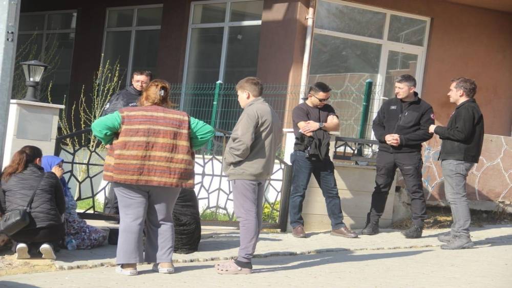 Tartıştığı eşini av t&uuml;feğiyle &ouml;ld&uuml;rd&uuml;
