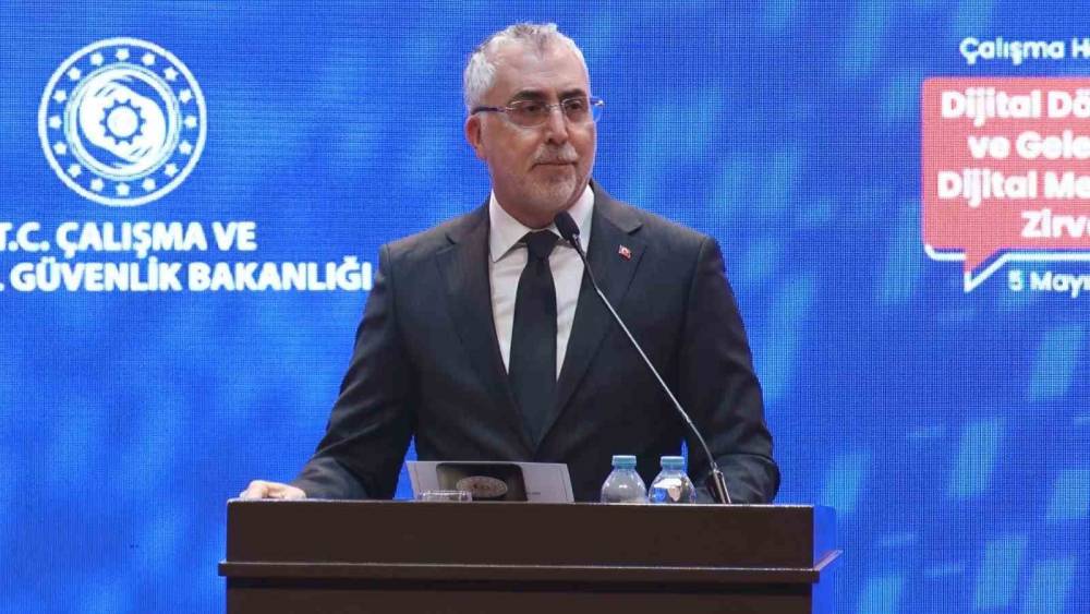 Bakan Işıkhan: "Hedefimiz, teknolojiyi milletimizin geleceğine hizmet eden unsur haline getirmektir"
