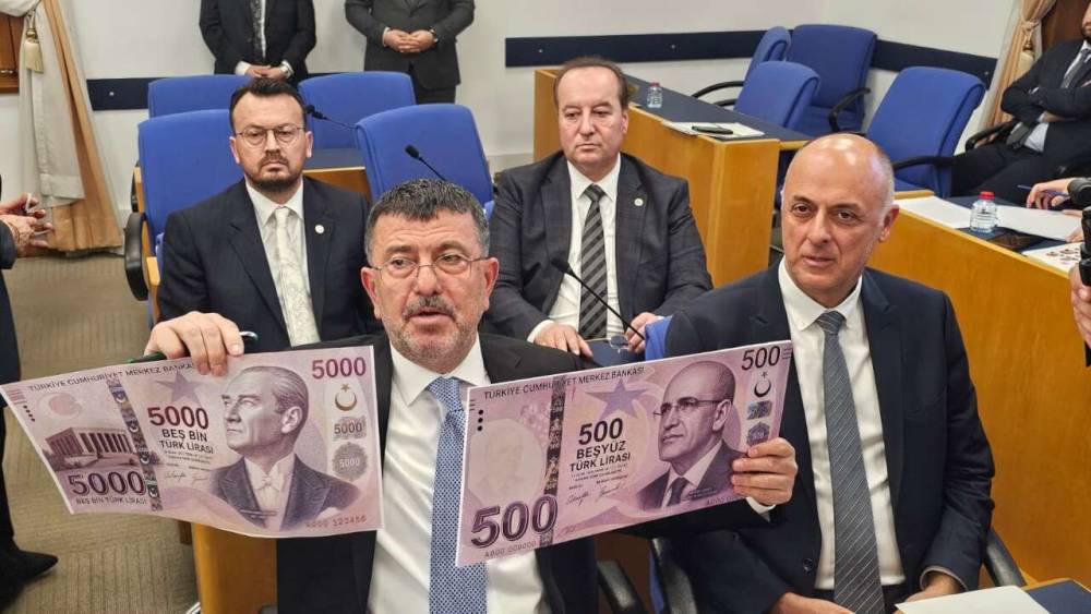 TBMM Plan B&uuml;t&ccedil;e Komisyonu&rsquo;nda &lsquo;sahte para&rsquo; gerilimi
