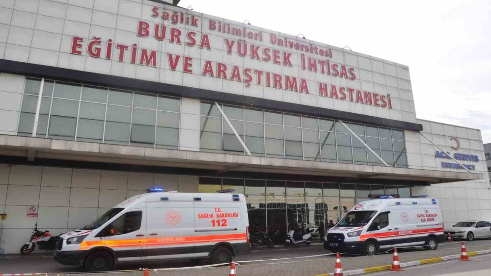 Uzm. Dr. G&uuml;l, &lsquo;Cildinizdeki değişimleri hafife almayın&rsquo;

