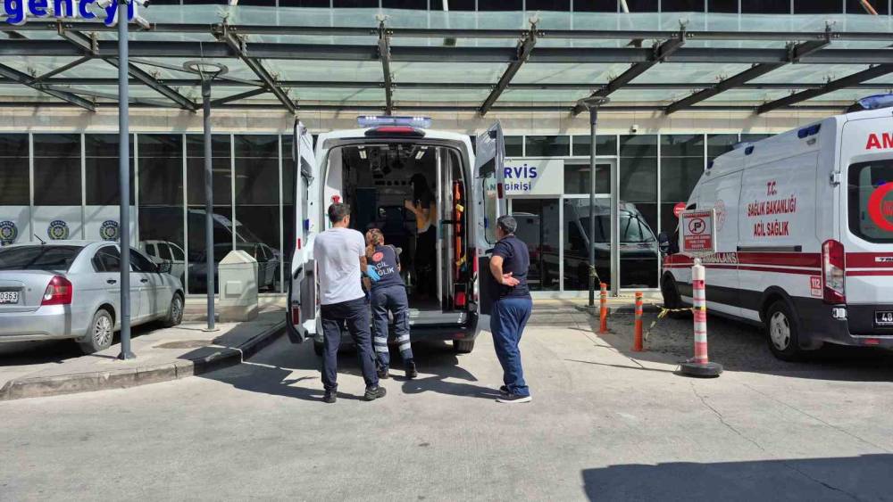 Kafa kafaya &ccedil;arpıştılar: 7 yaralı
