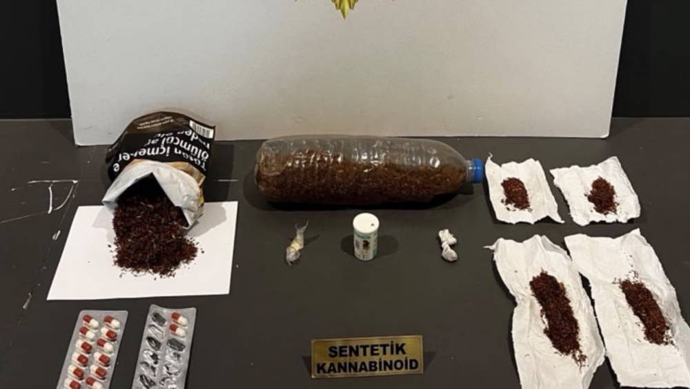 Uyuşturucu operasyonunda 8 ş&uuml;pheli yakalandı
