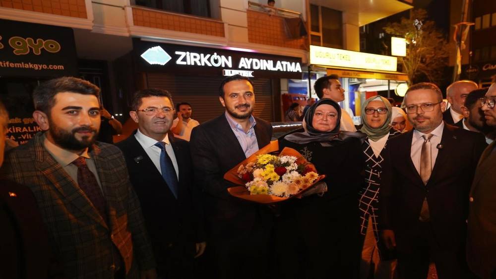 AK Parti İstanbul İl Başkanı Abdullah &Ouml;zdemir, "Partimize katılımlar sadece AK Parti&rsquo;nin değil, T&uuml;rkiye&rsquo;nin b&uuml;y&uuml;mesidir"
