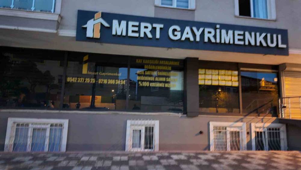 Maltepespor Başkanı Ildırı&rsquo;nın emlak d&uuml;kkanı kurşunlandı: 1 yaralı
