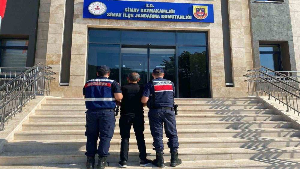 Simav&rsquo;da 12 Yıl 6 ay hapis cezası bulunan şahıs yakalandı
