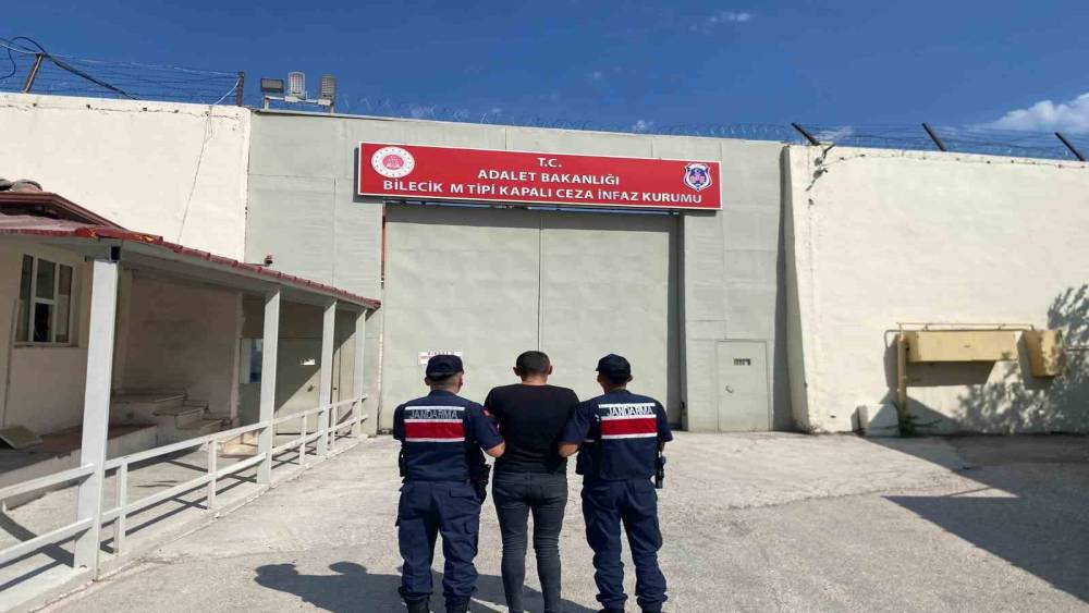Bilecik&rsquo;te &rsquo;Dolandırıcılık&rsquo; su&ccedil;undan 3 yıl 9 ay hapis cezası olan şahıs yakalandı
