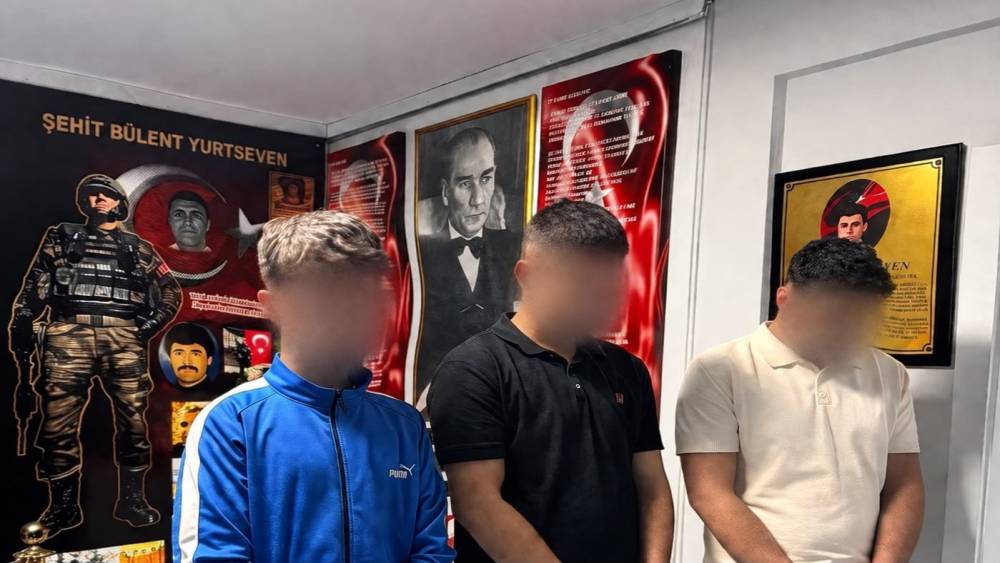 Ankara&rsquo;da d&uuml;ğ&uuml;n konvoyunda makas atan 3 s&uuml;r&uuml;c&uuml;ye 149 bin lira ceza kesildi, ehliyetlerine el konuldu
