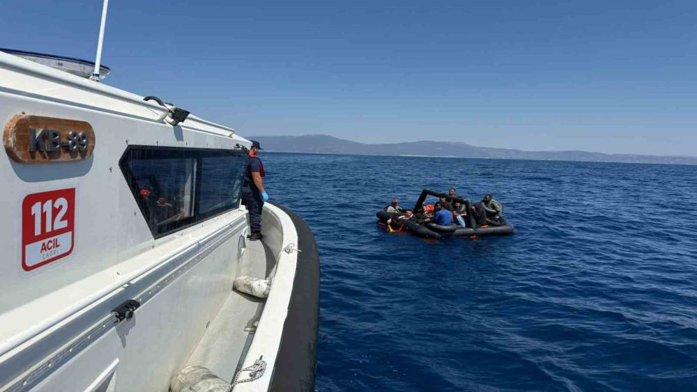 Yunanistan&rsquo;ın &ouml;l&uuml;me terk ettiği 57 d&uuml;zensiz g&ouml;&ccedil;men kurtarıldı
