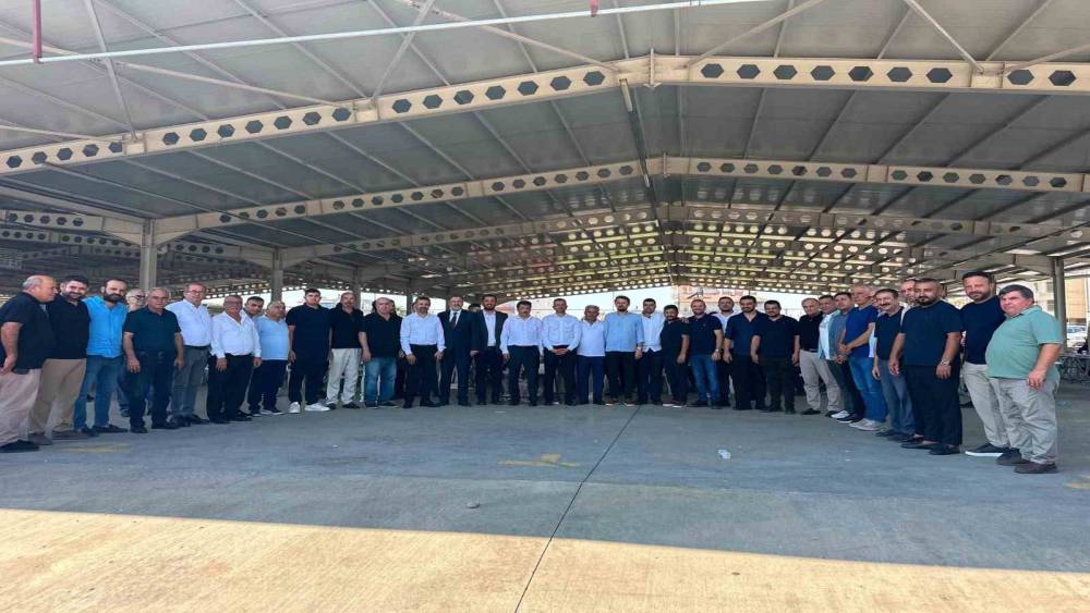 Bakan Kurum, AK Parti Milletvekili Kemal &Ccedil;elik&rsquo;in ağabeyinin mevlidine katıldı
