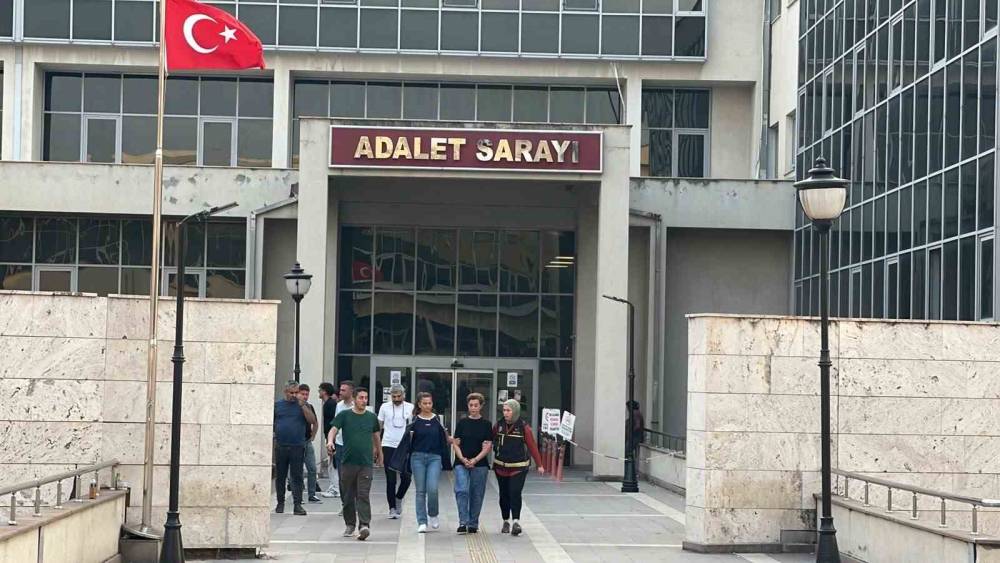 Okul saldırısı davasında tahliye olan saldırganın annesi Osmaniye&rsquo;de yeniden tutuklandı
