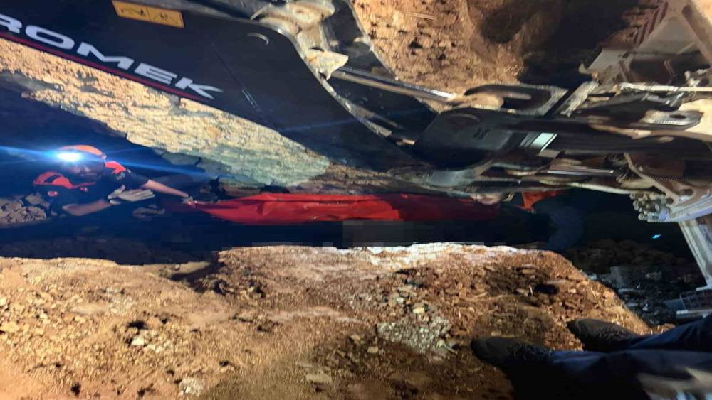 Elazığ&rsquo;da su boru hattı kazısında g&ouml;&ccedil;&uuml;k: 1 iş&ccedil;i hayatını kaybetti
