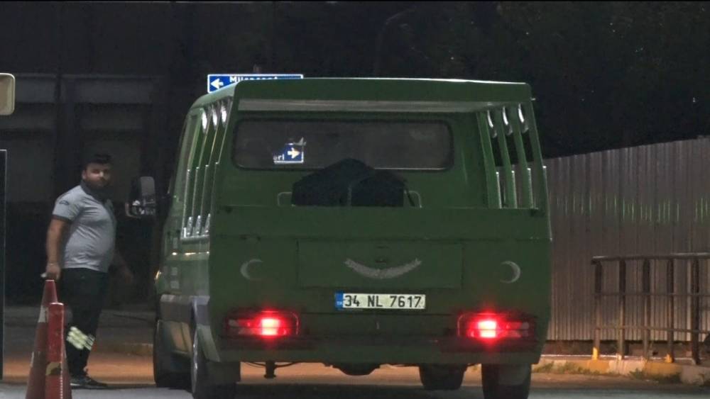 Evinde &ouml;l&uuml; bulunan oyuncu Serhat Kılı&ccedil;&rsquo;ın cenazesi Adli Tıp Kurumu&rsquo;na kaldırıldı
