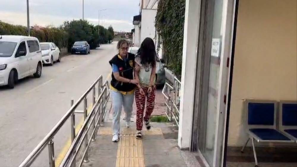 Sevgilisinin evinde 3&rsquo;&uuml;nc&uuml; kattan d&uuml;şm&uuml;şt&uuml;: 2 kişi tutuklandı
