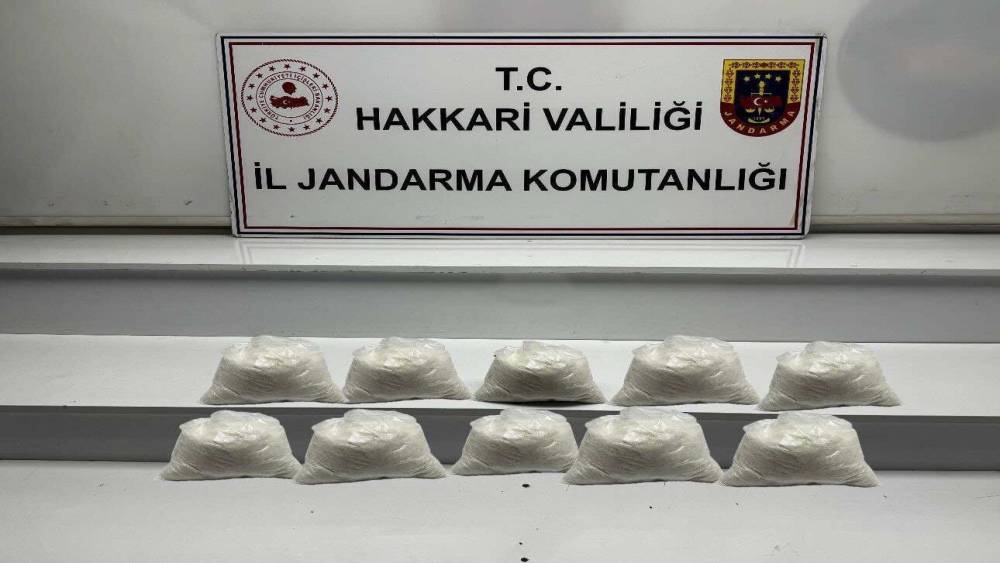 Hakkari’de 9 kilo metamfetamin ele geçirildi
