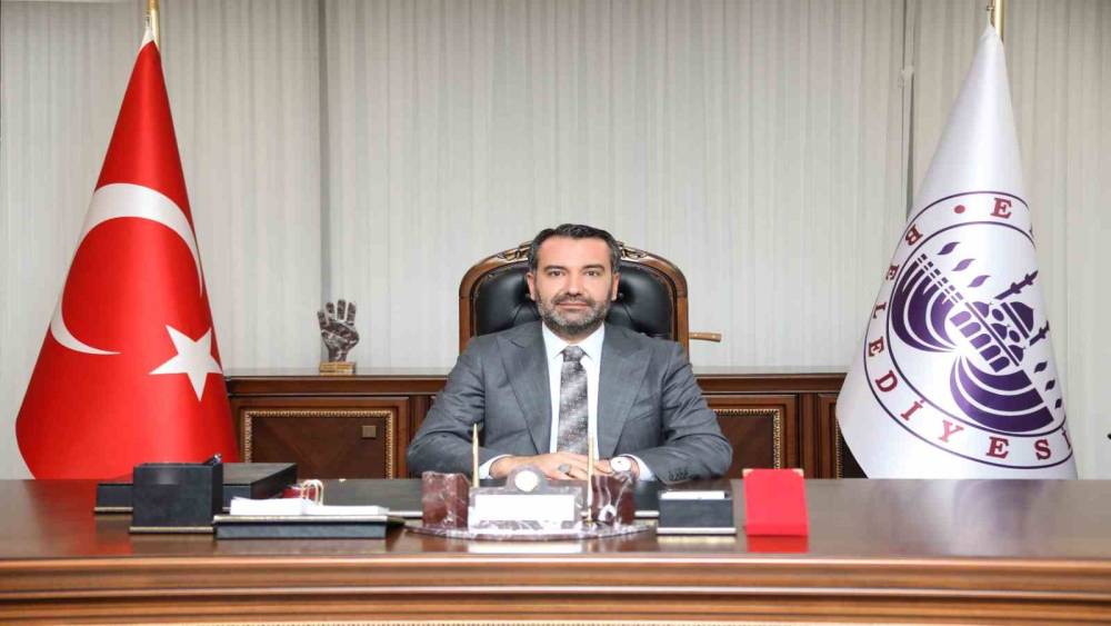 Başkan Şerifoğulları, "Şehrimizin eski yapı stoku &ouml;nemli &ouml;l&ccedil;&uuml;de yenilendi"
