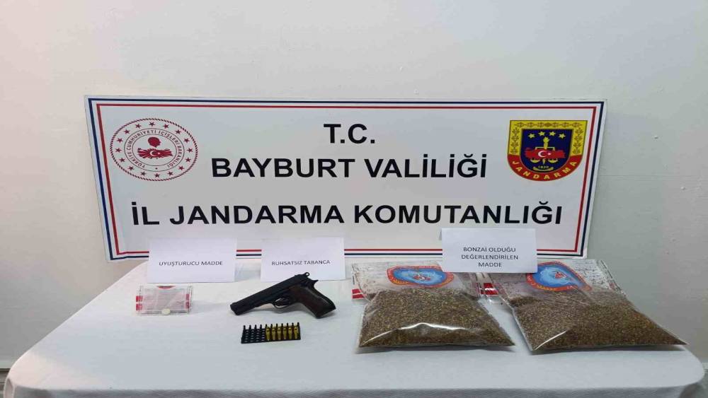 Bayburt&rsquo;ta jandarma ekiplerinden uyuşturucu operasyonu: 6 ş&uuml;pheli yakalandı
