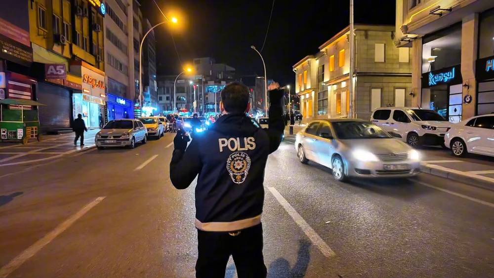 Şanlıurfa&rsquo;da aranan 63 şahıs yakalandı
