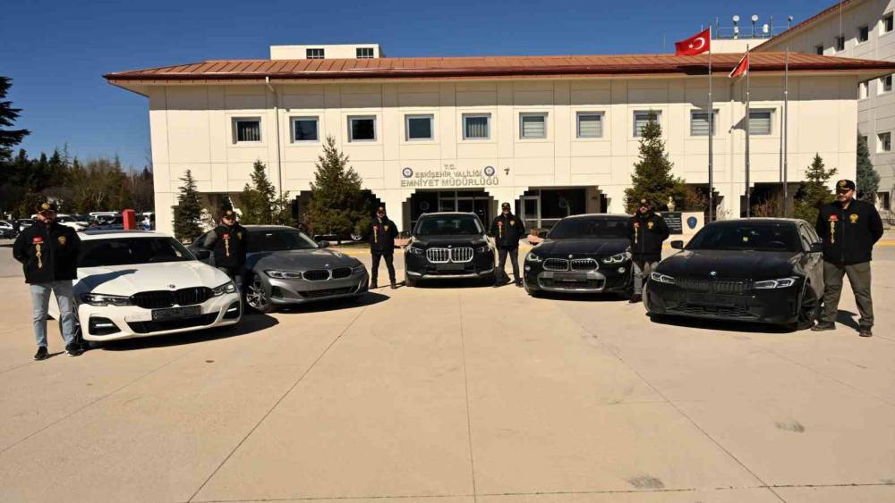 Eskişehir&rsquo;de oto hırsızlığı &ccedil;etesi &ccedil;&ouml;kertildi: 11 g&ouml;zaltı
