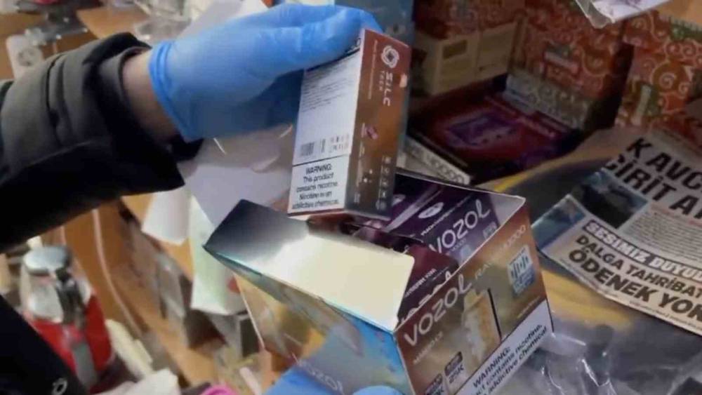 Kastamonu&rsquo;da &ccedil;ok miktarda ka&ccedil;ak t&uuml;t&uuml;n &uuml;r&uuml;n&uuml; ele ge&ccedil;irildi
