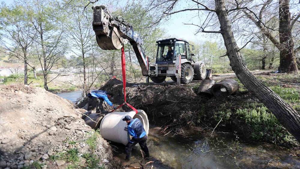 Muğla B&uuml;y&uuml;kşehir tarafından K&ouml;yceğiz&rsquo;de selden zarar g&ouml;ren &uuml;reticiler destekleniyor

