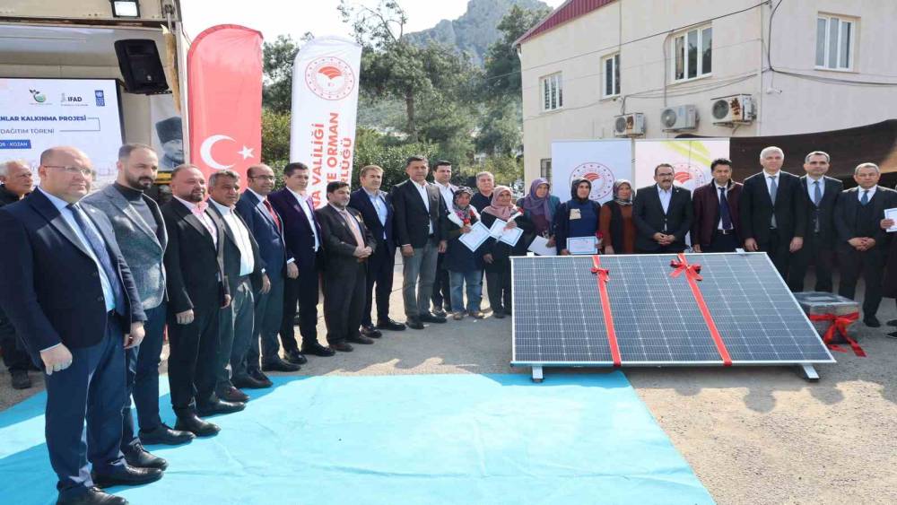 Adana&rsquo;da konarg&ouml;&ccedil;er kadınlara taşınabilir enerji desteği
