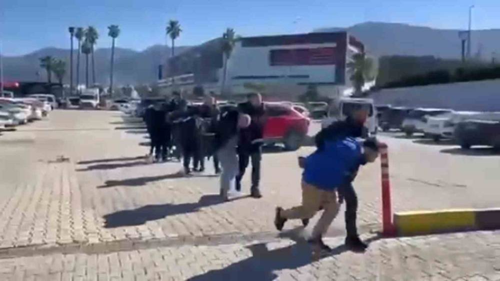 İskenderun&rsquo;da asayiş operasyonu; 5 tutuklama
