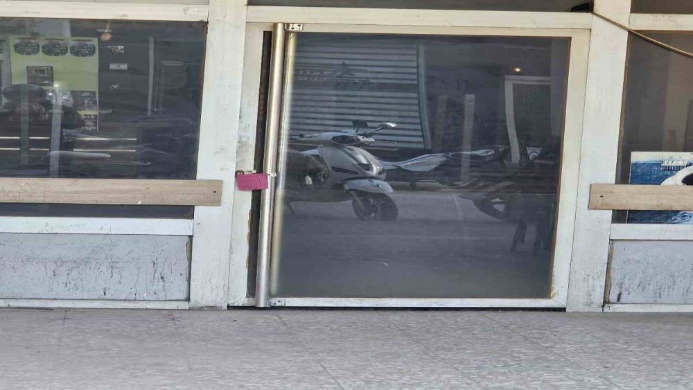 Gelibolu&rsquo;da kumar oynatan işletmeye m&uuml;h&uuml;r, 8 kişiye ise 552 bin lira ceza
