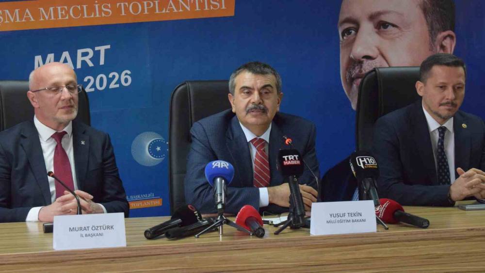 Bakan Tekin: "Fatma &ouml;ğretmenin adı g&ouml;rev yaptığı okula verildi"
