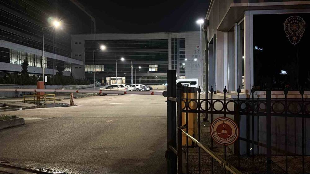 Bolu Belediyesi&rsquo;nde y&uuml;r&uuml;t&uuml;len soruşturmada g&ouml;zaltına alınan 3 kişi serbest bırakıldı
