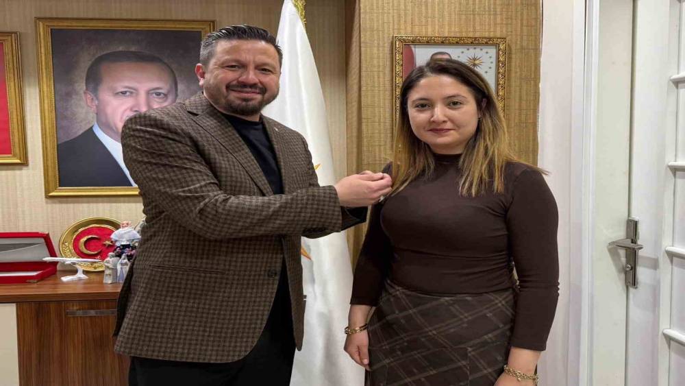 CHP Karesi İl&ccedil;e Kadın Kolları Başkanı Sabiha G&ouml;ren AK Parti&rsquo;de
