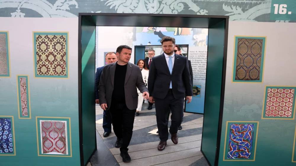 Bursa&rsquo;nın fethinin 700. yıl etkinlikleri kardeşlik k&ouml;pr&uuml;lerini g&uuml;&ccedil;lendirdi
