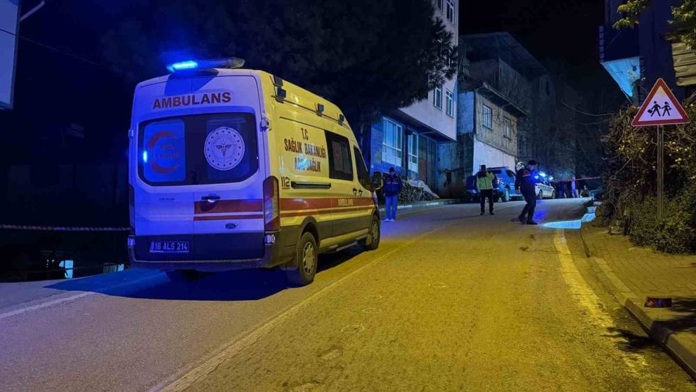 Bursa&rsquo;da &ccedil;ıkan kavgada silahla kurşun yağdırdı: 2 &ouml;l&uuml;, 1 yaralı
