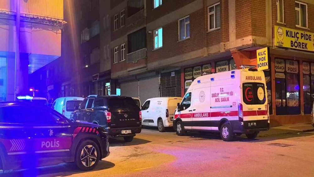 Yaşlı adam evinde &ouml;l&uuml; bulundu
