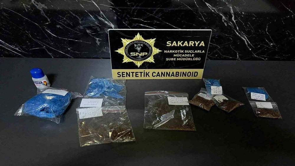 Sakarya&rsquo;da uyuşturucu operasyonunda yakalanan 2 ş&uuml;pheli tutuklandı
