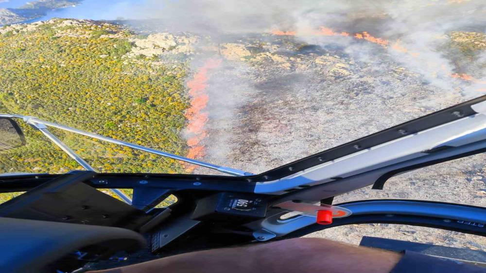 Marmaris&rsquo;te orman yangını: B&ouml;lgeye &ccedil;ok sayıda hava ve kara unsuru sevk edildi
