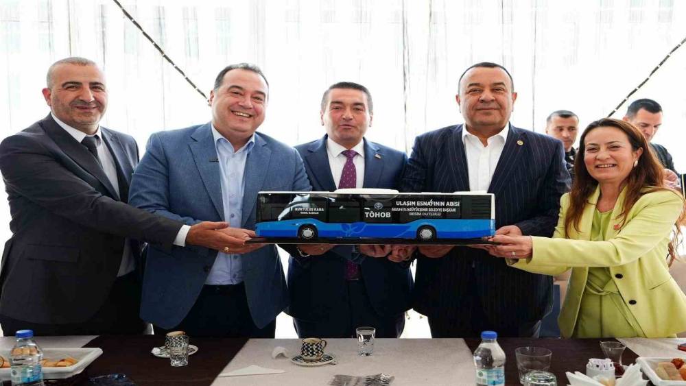 Başkan Dutlulu Saruhanlı&rsquo;da toplu ulaşım esnafıyla buluştu
