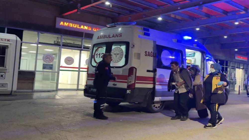 D&uuml;ğ&uuml;n yemeğinden 50 kişi zehirlendi iddiası
