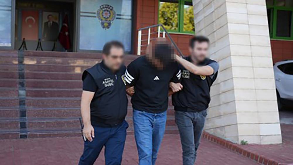Isparta&rsquo;da 14 yıl 7 ay hapis cezasıyla aranan firari h&uuml;k&uuml;ml&uuml; yakalandı

