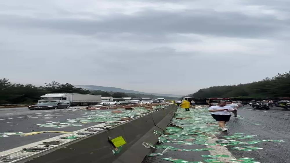 Pozantı-Adana istikameti tır devrilmesi nedeniyle trafiğe kapandı
